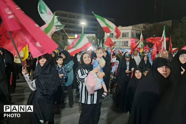 حضور دانش‌آموزان دبیرستان اسلامی تزکیه ناحیه دو شهرری در تجمعات شبانه 