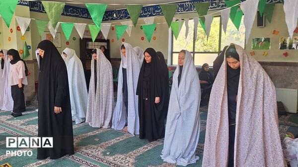 جشن شکوفه‌ها در مدرسه سید جوادی ناحیه یک کرج 