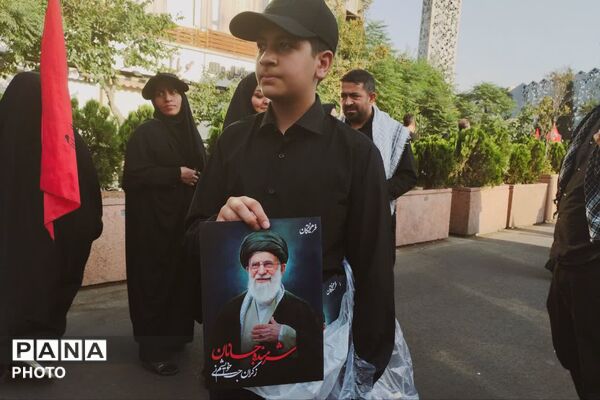 تجلی عهد و پیمان امت با ولایت در تشییع پیکر رهبر شهید