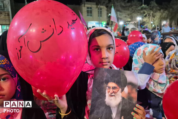 طنین یاد شهدای دانش‌آموز در ۱۶۸ شب میبد