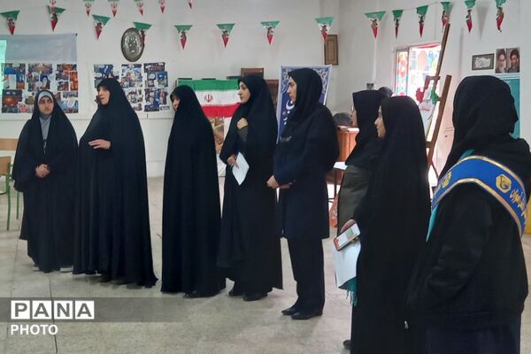 برپایی مدرسه انقلاب در هنرستان قدس ناحیه دو شهرری 