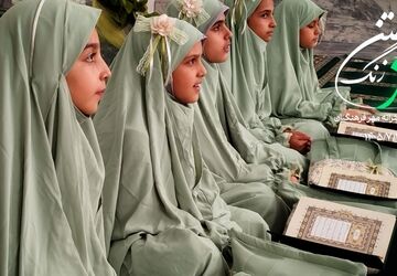 طنین صدای زنگ نماز همزمان با آغاز هفته دفاع مقدس در دبستان مهر فرهنگیان