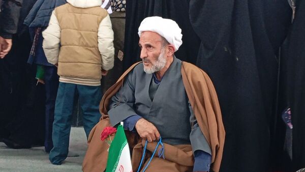 حاشیه نگاری حضور مردم شهر بن در راهپیمایی ۲۲ بهمن ۱۴۰۴