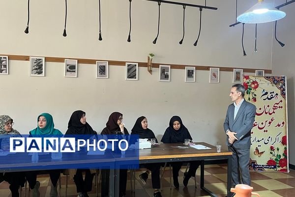 کارگاه آموزشی «مهارت‌های برقراری ارتباط با نوجوان » در هنرستان قدس ناحیه دو شهرری 