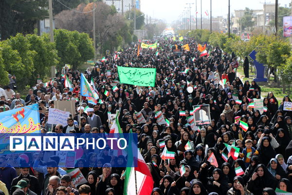 حضور آگاهانه مردم شهرستان کوار در راهپیمایی ۲۲ بهمن