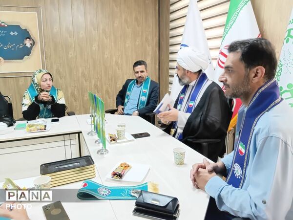 نشست هم‌اندیشی مربیان ارشد و پیشکسوتان سازمان دانش‌آموزی استان البرز