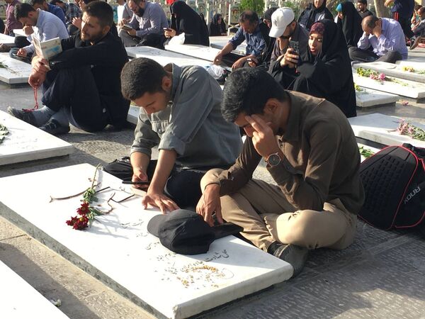 برپایی مراسم دعای عرفه در گلستان شهدای اصفهان
