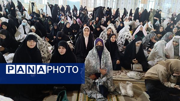 حضور پرشور دانش‌آموزان و فرهنگیان در نماز جمعه یاسوج