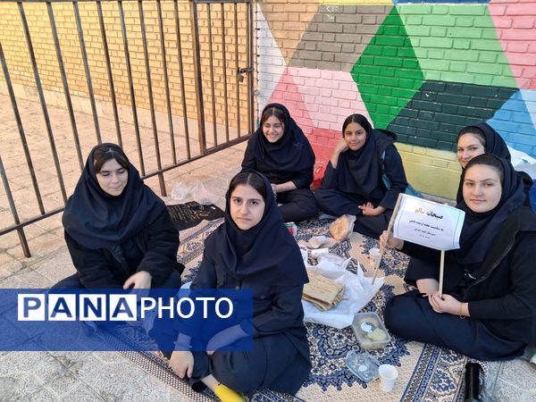 پیشتازان سلامت و نشاط در اردوی دبیرستان شهید مدرس 