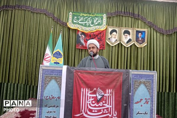 اقامه نماز جمعه رودبار جنوب با حضور پرشور مردم ولایی این شهرستان