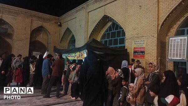 حال و هوای کودکان نیشابوری در هفتاد و دومین شب از اجتماعات مردمی نیشابور 