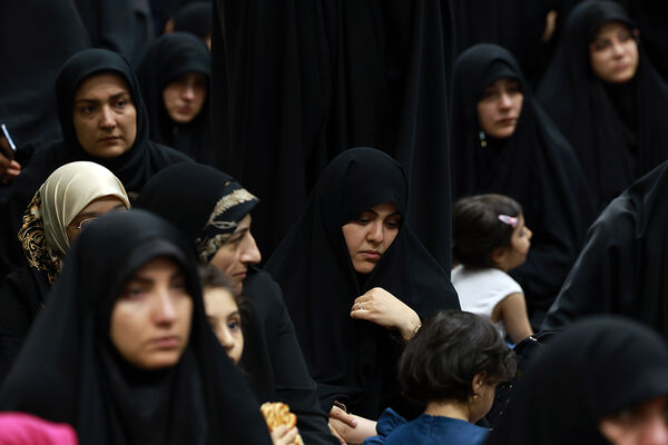 مراسم بزرگداشت شهیدان خدمت در دبیرستان متوسطه دوم امام صادق(ع)