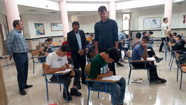بازدید سرپرست اداره آموزش و پرورش استثنایی استان از روند برگزاری امتحانات نوبت دوم