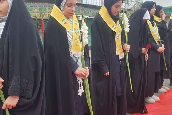 تشییع شهید گمنام در مدارس ناحیه 4 شیراز