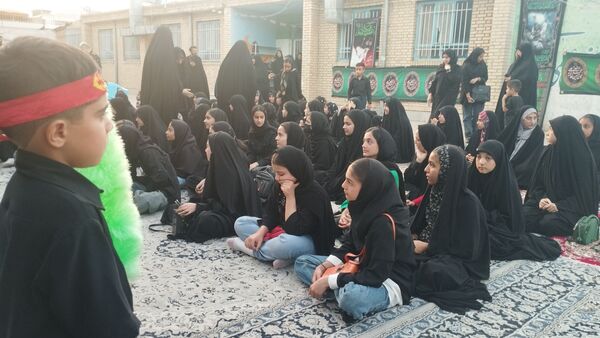 بازدید مسئولین اداره آموزش و پرورش از هیئت دانش آموزی دختران حاج قاسم 