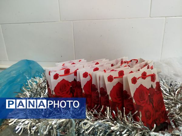 جشن بزرگداشت مقام معلم توسط دانش آموزان دبستان شهید پسندیده