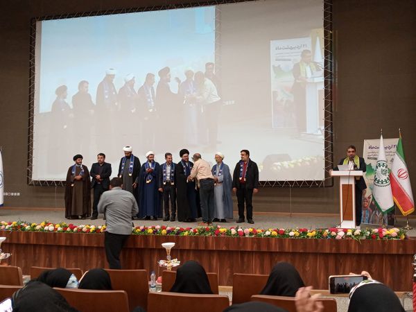 همایش مربیان و دانش‌آموزان تشکیلات پیشتازان در قم