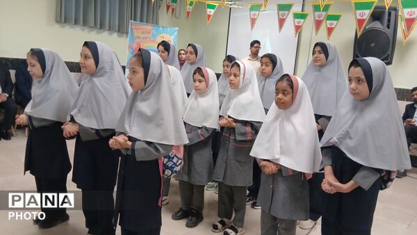 نواختن زنگ شکوفه‌ها در مدرسه مرحوم محمد پورکاشانی فردیس