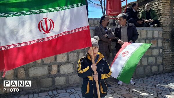 مراسم استغاثه به امام زمان (عج) به همراه آتش زدن بت بعل در گرداب شهر بن