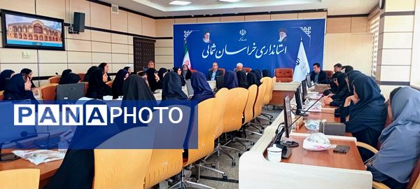 نشست بین نسلی دانش‌آموزان دختر منتخب با حضور مشاور وزیر و استاندار 