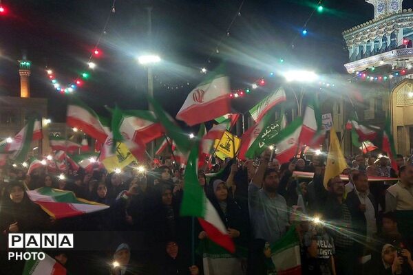 جشن باشکوه ولادت امام رضا(ع) در حرم مطهر برادرشان، حضرت جعفر بن موسی‌الکاظم (ع)