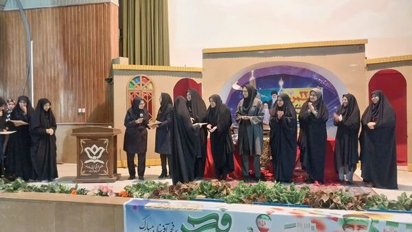 مراسم جشن نیمه شعبان توسط هنرجویان هنرستان فاطمه الزهرا (س)