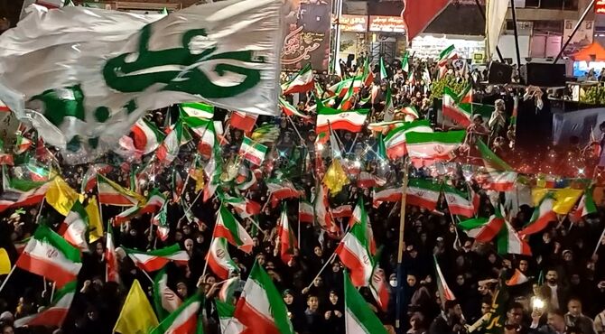 فیروزآباد در جشن ولادت امام رضا(ع) نورباران شد