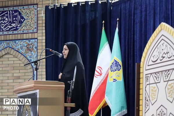 تجلیل از خادمین عرصه تربیت در نمازجمعه باقرشهر و کهریزک 