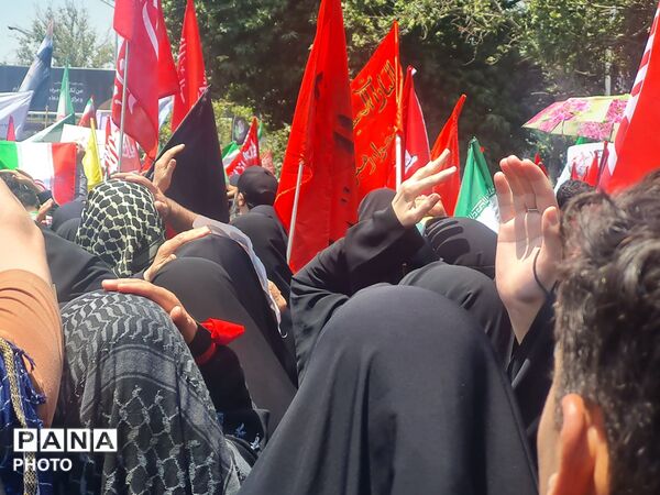 قاب هایی از لحظات وداع با آقای شهید