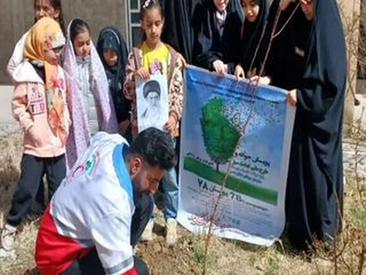 کسب رتبه نخست کشور در پویش ملی «هر ایرانی سه درخت» نتیجه تلاش و همت جوانان است