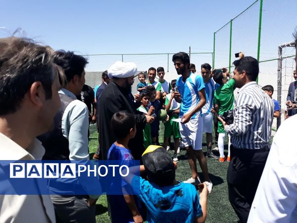 بهره‌برداری از چمن‌های مصنوعی روستای تولا و سنجدک شهرستان کوهسرخ