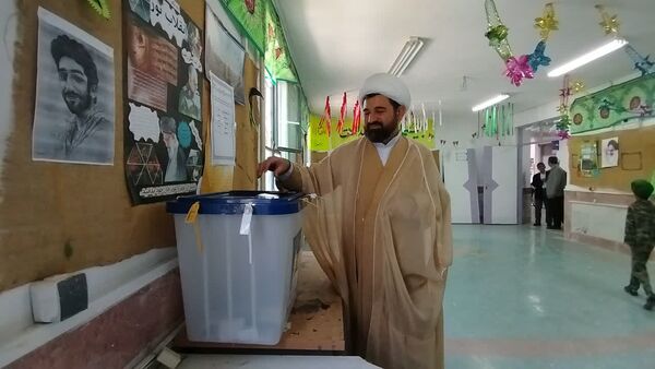 حضور پرشور مردم فاروج پای صندوق‌های رای 