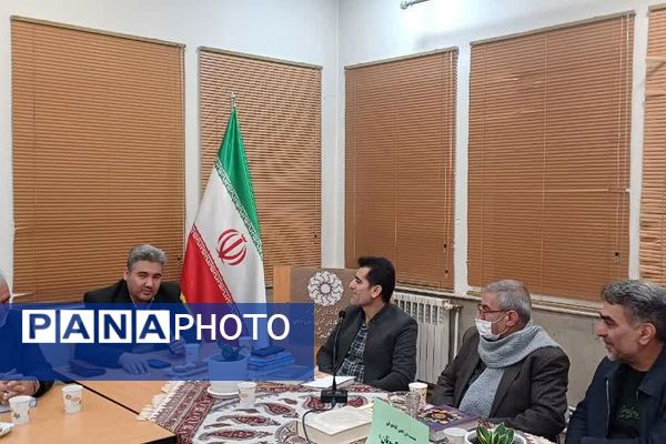 روایت قلم‌های ماندگار؛ پنجمین نشست کتابخوانی پیشکسوتان در پیشوا