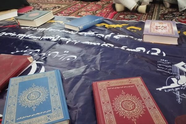 محفل قرآنی و حلقه صالحین در پایگاه مقاومت حضرت زینب (س) داریون 