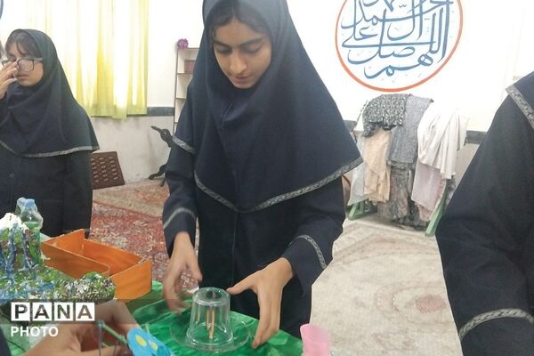 برپایی نمایشگاه «استعداد و هویت یابی» در مدارس ارشاد و دکتر رزمی ناحیه دو شهرری 