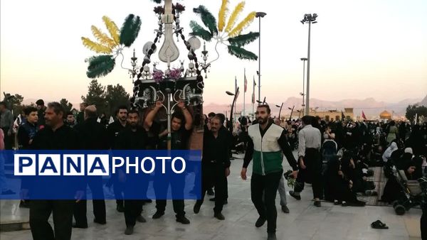 کاروان عزاداری «شمیم کرامت» در سوگ شهادت امام رضا (ع) در شهرضا به حرکت درآمد
