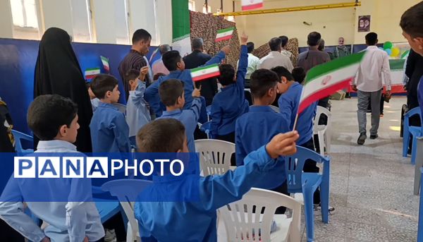 طنین پرشور دانش‌آموزان در کلاس‌ها، همزمان با بازگشایی مدارس