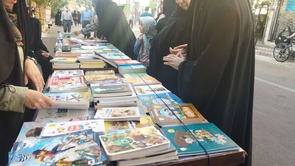 جشن وحدت و ولایت با حضور پرشور دانش‌آموزان اسکو