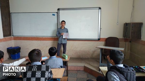 تقدیر از همیاران مشاور مدرسه هیات امنایی شهید میرحبیبی  ناحیه 4 کرج