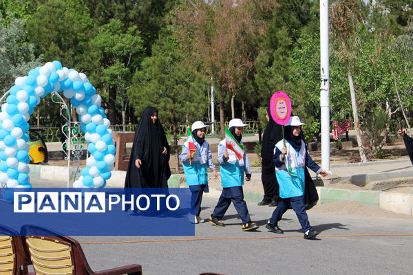 آیین افتتاحیه جشنواره رقابت‌های علمی- مهارتی سفیران سلامت استان قم