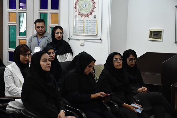 استقبال با شکوه از دانش‌آموز قهرمان و مربیان آموزش و پرورش عشایر فارس