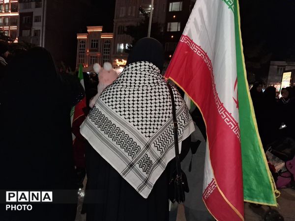 اجتماع مردمی در بیست و چهارمین شب در حمایت از جبهه حق در بلوار فضل نیشابور