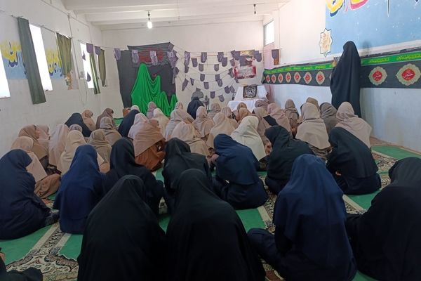 دانش‌آموزان متوسطه اول و دوم در سوگ بانوی دو عالم