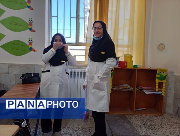 اجرای طرح وارنیش فلوراید در دبستان شهید پسندیده فدافن 