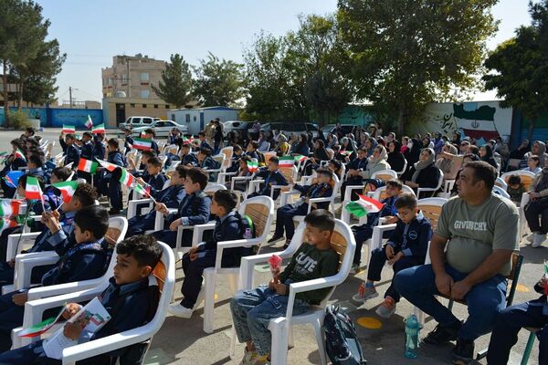 برگزاری جشن شکوفه‌های کلاس اولی دربهارستان‌دو