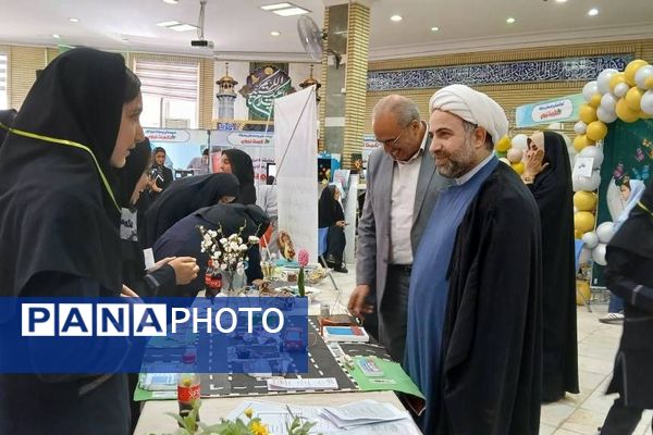 برگزاری نمایشگاه دستاوردهای دانش آموزان مدارس حکمت نبوی. ناحیه دو شهرری 