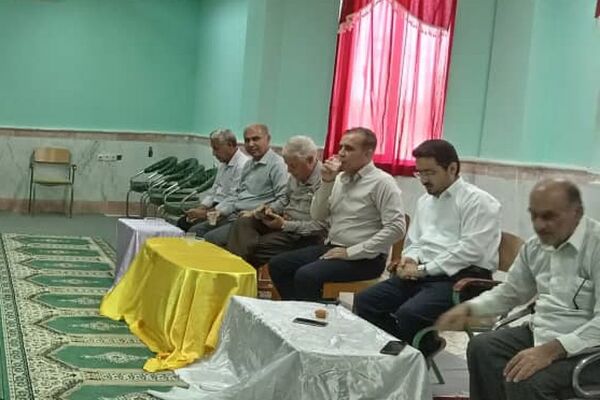 تجلیل از کارکنان دبیرستان متوسطه دوم سمیه شهر سعدآباد