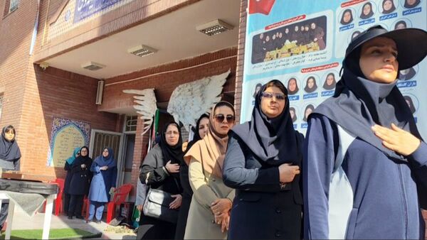 مراسم اولین روز سال تحصیلی در دبیرستان فرزانگان ۴