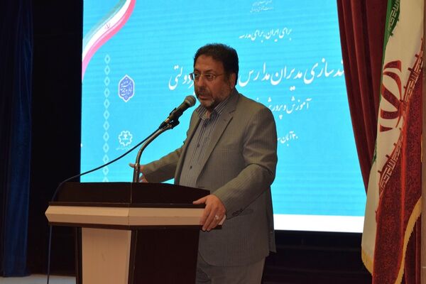 جلسه توانمندسازی مدیران مدارس دولتی و غیر دولتی منطقه ۱۴ 