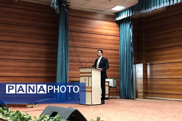 برگزاری جلسه مدیران با حضور فعال مسئولان آموزش و پرورش و اداره کل شهرستانهای تهران در ناحیه دو شهرری